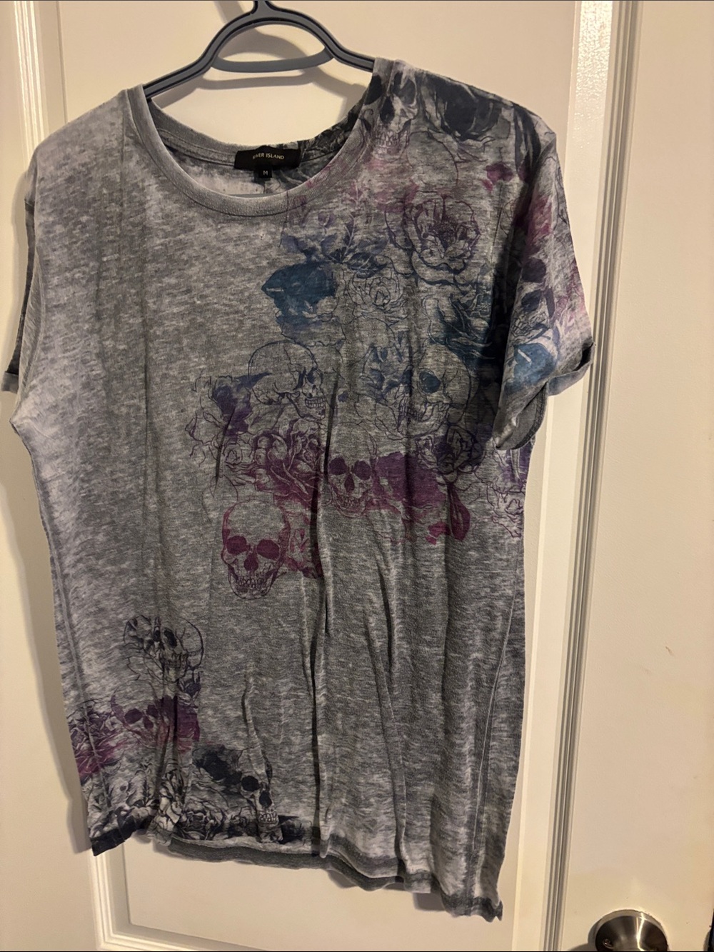 River Island Gray Skull & Floral Short Sleeve Tee with Purple and Blue Accents